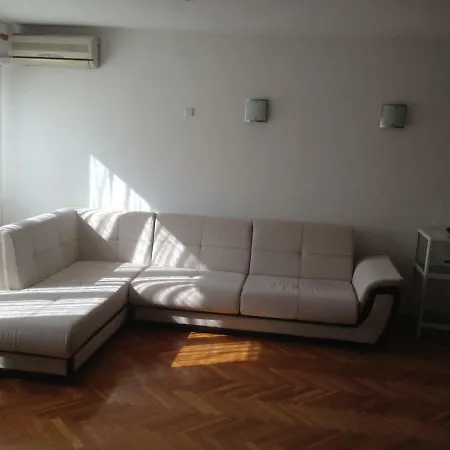 Apartment Апартамент Театъра