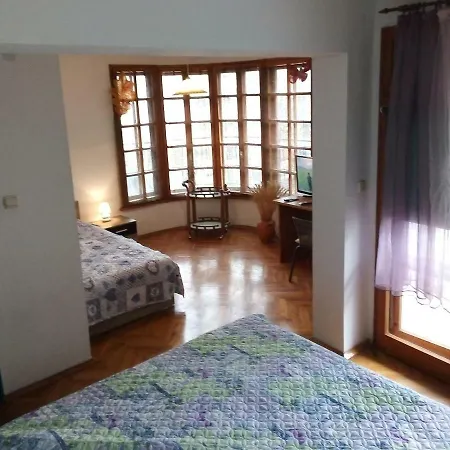 Апартамент Театъра Apartmán *