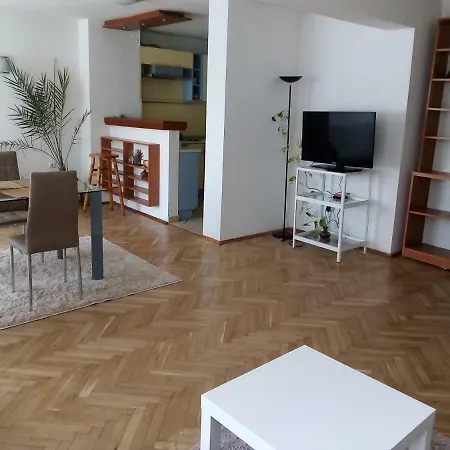 Апартамент Театъра Apartment Burgas